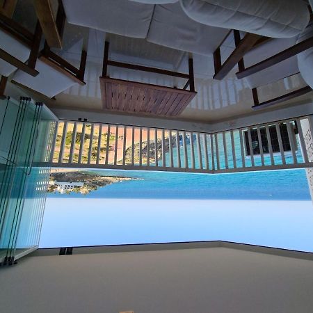 Room In Apartment - 1St Line Top Floor Apartment Carrer del Mar Bagian luar foto
