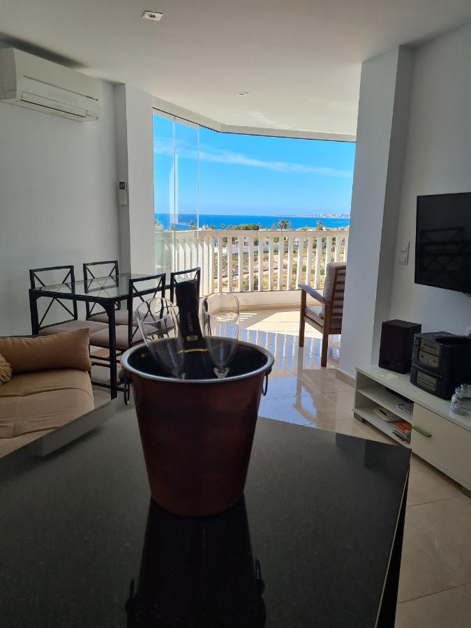 Room In Apartment - 1St Line Top Floor Apartment Carrer del Mar Bagian luar foto